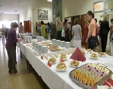 Kevesebb só, sok gyümölcs és zöldség, teljes kiőrlésű liszt Kevesebb só, sok gyümölcs és zöldség, teljes kiőrlésű liszt