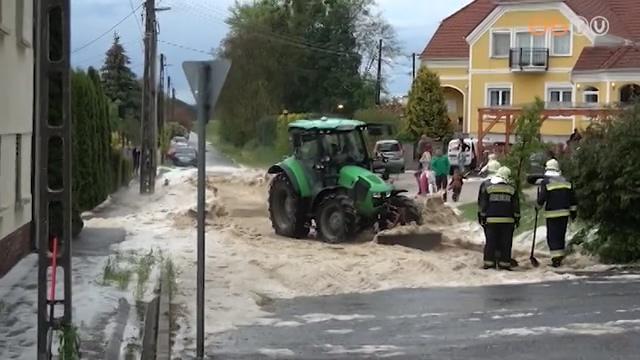 Soha nem látott jégmennyiség zúdult Peresznyére szombaton délután Soha nem látott jégmennyiség zúdult Peresznyére szombaton délután