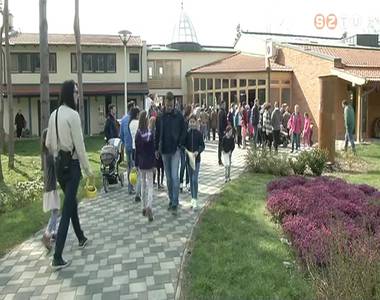 H�sv�t h�tf� a K�moni Arbor�tumban