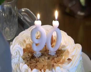 Sz�pkor�akat k�sz�nt�tt a polg�rmester