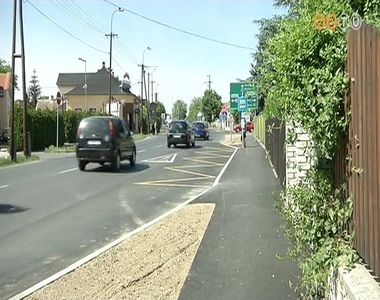 �thelyeztek egy buszmeg�ll�t a 11-es Husz�r �ton