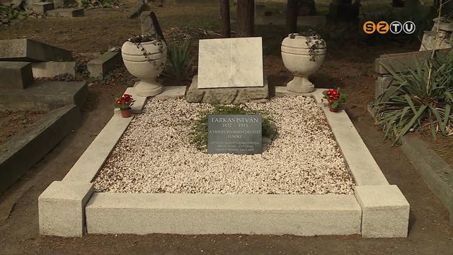 Koszorúzás Farkas István ‘48-as nemzetőr sírjánál Koszorúzás Farkas István ‘48-as nemzetőr sírjánál