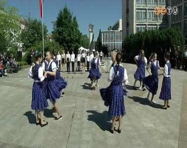 H�s�k Eml�knapja