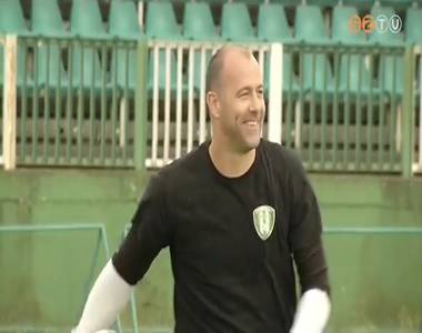 Király Gábor szögre akasztotta a szürke mackót Király Gábor szögre akasztotta a szürke mackót