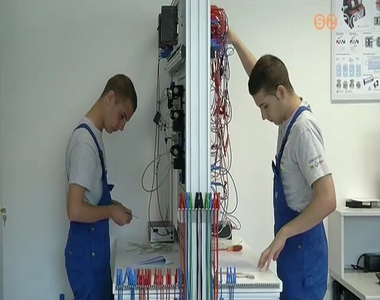 Megkezd�dtek a gyakorlati z�r�vizsg�k a du�lis k�pz�sben r�sztvev� di�kok sz�m�ra