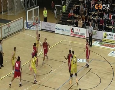 Ezer�tsz�z n�z� vastapsa z�gott az Ar�na Savari�ban