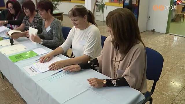 �gy telik a szavazatsz�ml�l� bizotts�gok napja