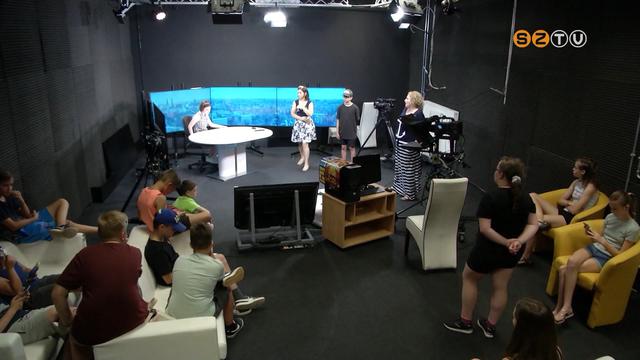 Médiatáboros gyerekek látogattak a Szombathelyi Televízióba