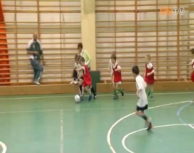 A H�tsz�nvir�g �voda nyerte a V�ci-iskola �ltal megrendezett idei Ovis focitorn�t