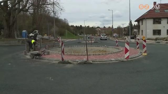 Május közepére készülhet el a körforgalom a Bagolyvárnál Május közepére készülhet el a körforgalom a Bagolyvárnál