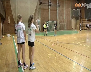 Febru�r 8-�n kezdenek a k�zisek