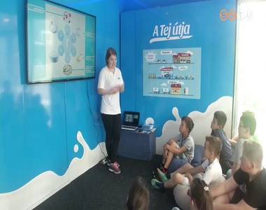 Tejfogyaszt�st n�pszer�s�t� roadshow