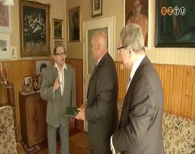 �llami kit�ntet�sek