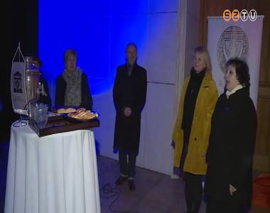 Fesd narancssz�n�re a vil�got!