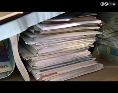 Túl sok papírt használunk nap mint nap, ráadásul ezek nagy részét feleslegesen Túl sok papírt használunk nap mint nap, ráadásul ezek nagy részét feleslegesen