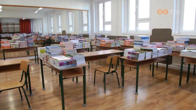 Megérkeztek a tankönyvek az iskolákba Megérkeztek a tankönyvek az iskolákba