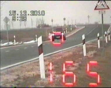 165 km/h-val k�zleked� aut�s� a legdr�g�bb traffipax fot�