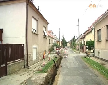 Gerincvezetéket cserél a Vasivíz a Badacsony, Fátra és Mátra utcákban Gerincvezetéket cserél a Vasivíz a Badacsony, Fátra és Mátra utcákban