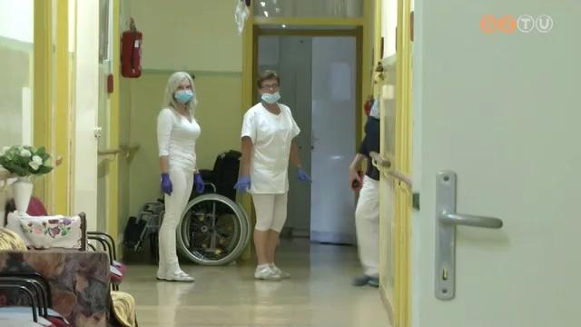 Enyhítettek a szigoron: ismét fogadhatnak látogatót az idősotthonok lakói Enyhítettek a szigoron: ismét fogadhatnak látogatót az idősotthonok lakói