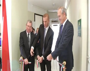 Fel�j�tott�k �s akad�lymentes�tett�k a megyei rehabilit�ci�s hat�s�g Sug�r �ti �p�let�t