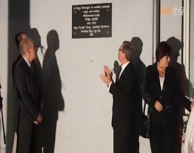 Eml�kt�bl�t avattak F�sz Ern� tisztelet�re a szombathelyi ment�llom�son