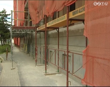 J�l haladnak a munk�latokkal a Paragv�ri Utcai �ltal�nos Iskol�ban