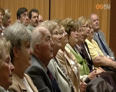 Nyugd�jas iskolaigazgat�k tal�lkoztak Szombathelyen