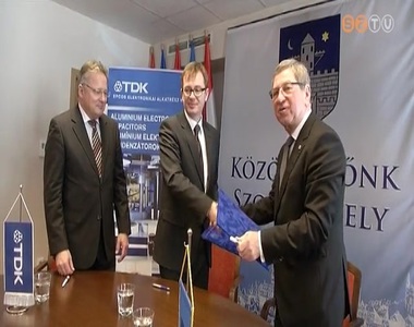 Iskolab�v�t�sre, vagy lak�sc�lra hasznosulhat a volt Epcos telephely