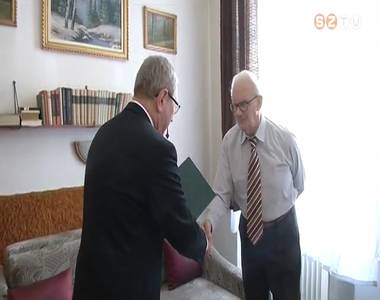 Sz�pkor� szombathelyit k�sz�nt�tt a polg�rmester