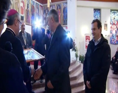 �nk�nteseket k�sz�nt�ttek