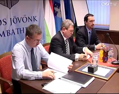 Öten parlamenti szakbizottságban