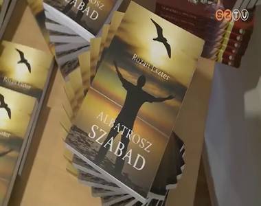 Roz�n Eszter �j k�tet�nek bemutat�ja a Berzsenyi-k�nyvt�rban