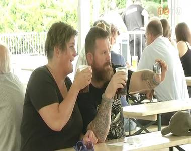 Nagy siker volt a h�tv�gi s�rfesztiv�l