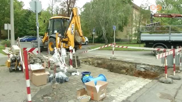 Csőtörés volt a a 11-es Huszár úton Csőtörés volt a a 11-es Huszár úton