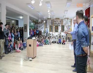 �j ki�ll�t�s ny�lt a V�ci Mih�ly �ltal�nos Iskola aul�j�ban