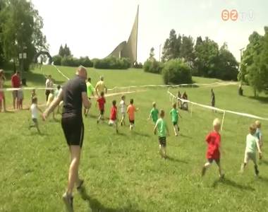 Csaknem 400-an álltak rajthoz a Tavaszi Emlékmű-futáson Csaknem 400-an álltak rajthoz a Tavaszi Emlékmű-futáson