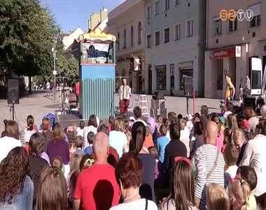 �vadkezd� csal�di rendezv�nyre v�rta a csal�dokat a Mesebolt B�bsz�nh�z