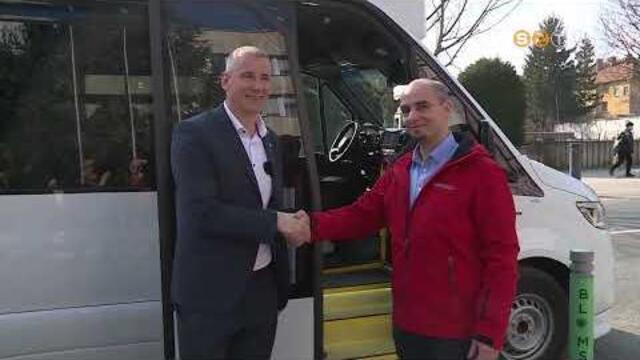 Bemutatt&aacute;k Szombathely els&odblac; tiszt&aacute;n elektromos, helyi j&aacute;ratos MIDI busz&aacute;t