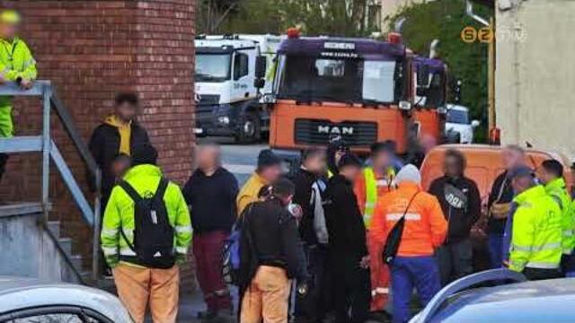 Munkabesz&uuml;ntet&eacute;sre k&eacute;sz&uuml;ltek a szombathelyi szem&eacute;tsz&aacute;ll&iacute;t&oacute;k, de v&eacute;g&uuml;l elindultak a kuk&aacute;saut&oacute;k