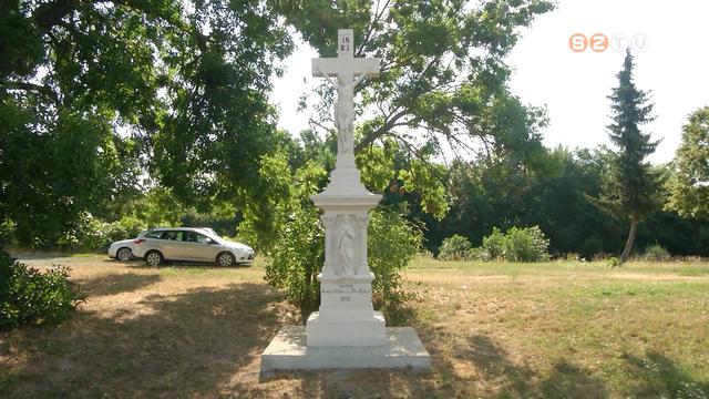 Megújult a Körmendi út mellett álló kőkereszt Megújult a Körmendi út mellett álló kőkereszt