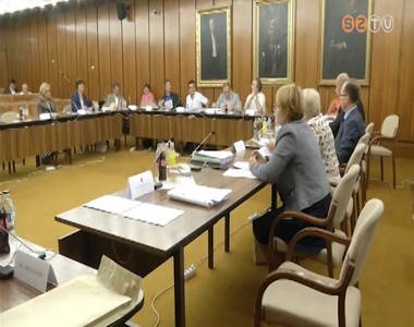 Bizotts�gi �l�sek