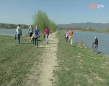 Szemetet és kutyagumit gyűjtöttek az Abért-tavaknál Szemetet és kutyagumit gyűjtöttek az Abért-tavaknál