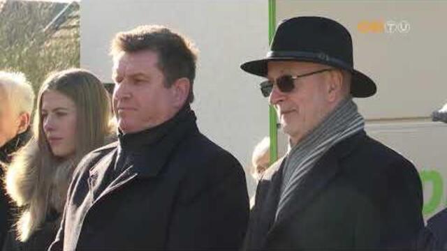 Emlktblt avattak Szab Mikls, az egykori Kirlyi Kria elnke tiszteletre szlfalujban