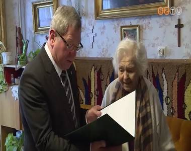 Sz�pkor�t k�sz�nt�tt a polg�rmester