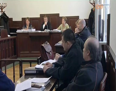 Megkezd�d�tt az embercsemp�sz b�nbanda t�rgyal�sa a Szombathelyi J�r�sb�r�s�gon