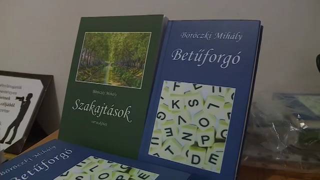 Versesk�teteket mutattak be a k�nyvt�rban