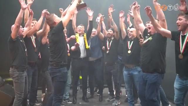 Hatalmas ünneplést csapott az Aréna Savariában a Falco Hatalmas ünneplést csapott az Aréna Savariában a Falco