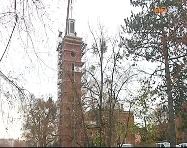 Daru emelte hely�re a reform�tus templom toronysisakj�t