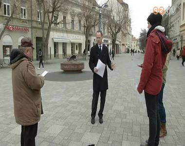 Egy�tt sajt�t�j�koztat� a F� t�ren