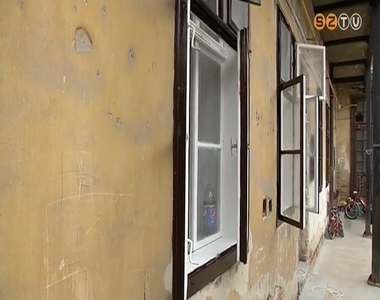 Harminc�t �s f�lmilli� forintb�l harminc b�rlak�st �j�ttat fel az �nkorm�nyzat